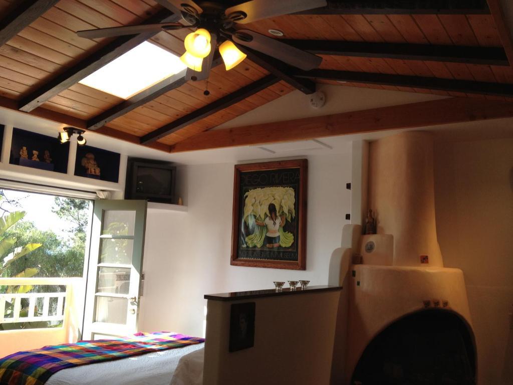 Les Artistes Hotel